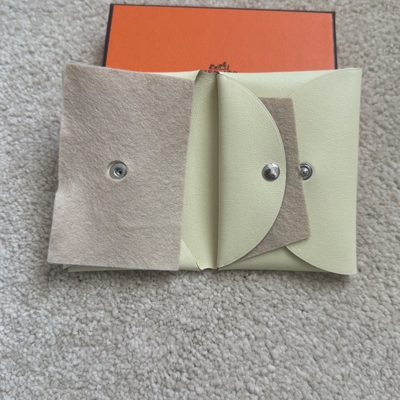 New Limited Edition Hermes 2025 'Spring Panther'  Calvi Duo Card Holder - Picture 5 of 10